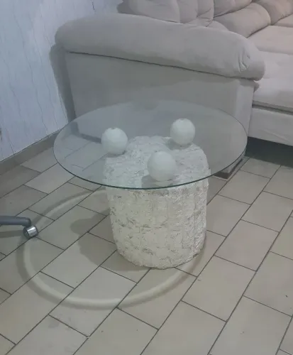 Vendo um par de mesa de canto com vidro temperado