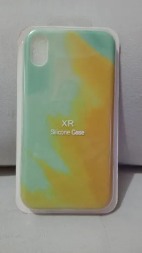 Capinhas para celular R$ 5 reais cada uma.