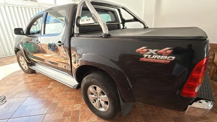 Toyota Hilux CD SRV D4-d 4X4 3.0 TDI Diesel AUT 2011
