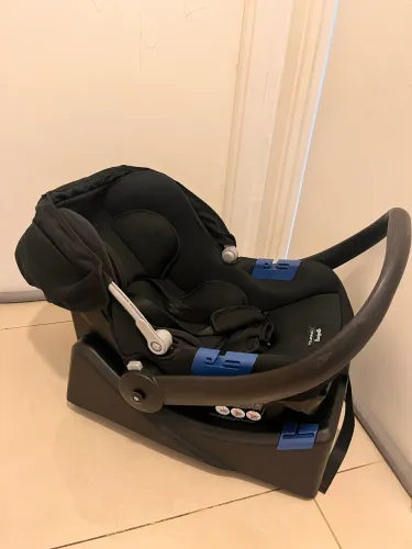 Bebê conforto da Borigotto Touring + Base