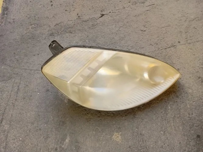 Farol do Ford Ka 2010