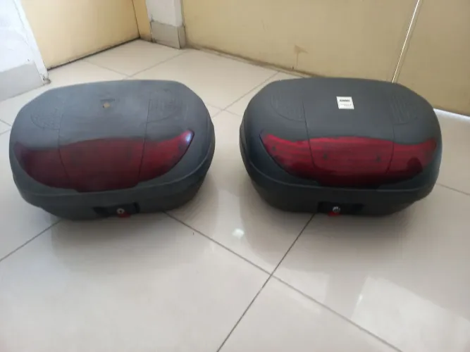 Vendo baú de moto