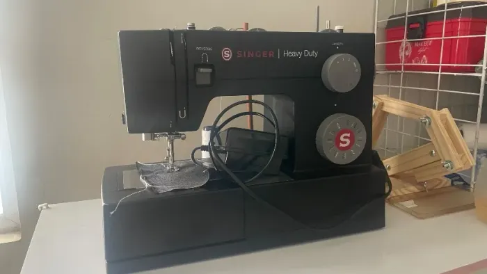 Máquina De Costura Pesada Singer 4432