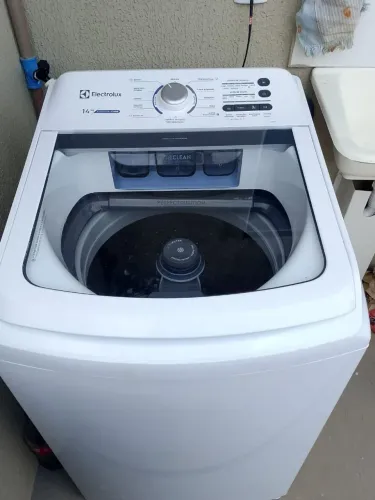 Vendo máquina de lavar Eletrolux 14 kg
