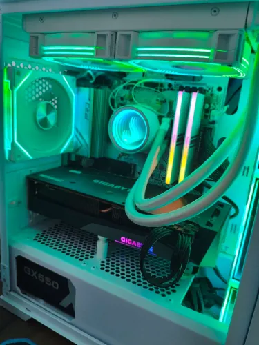 PC gamer Ryzen 7 5700x RX 6800xt 32gb ram 2tb ssd