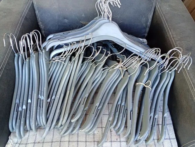 CABIDES PARA ROUPAS: 70 unidades 