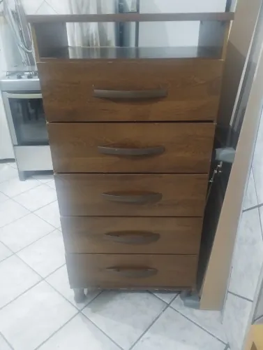 Vendo uma cômoda
