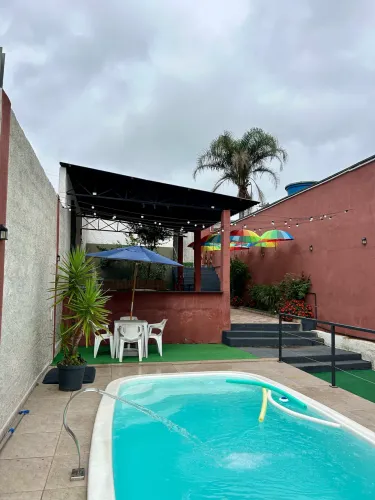 CASA COM PISCINA EM SUZANO