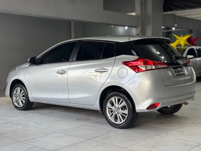 Toyota Yaris Live 1.3 Flex 16V 5P AUT 2022