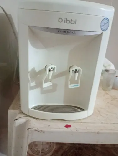 Vende-se bebedouro de mesa