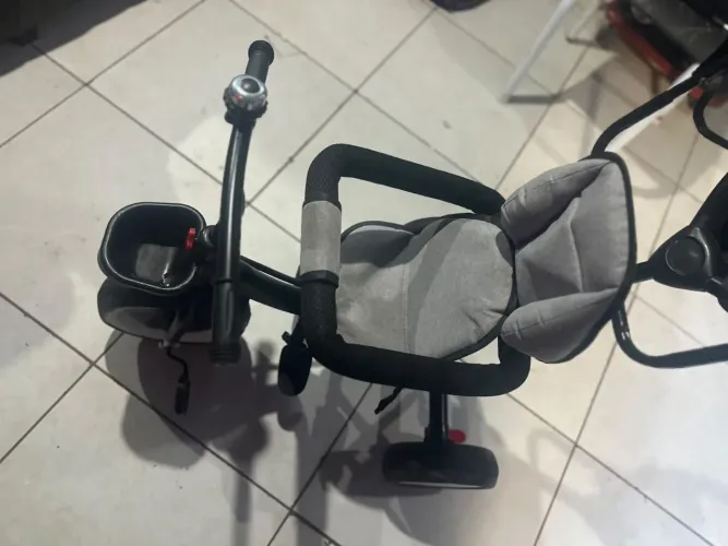 Triciclo Infantil de Passeio 2 em 1