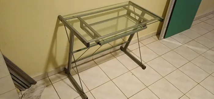 Escrivaninha de vidro