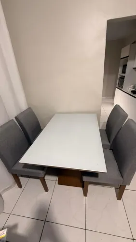 Mesa 4 lugares tampo de vidro
