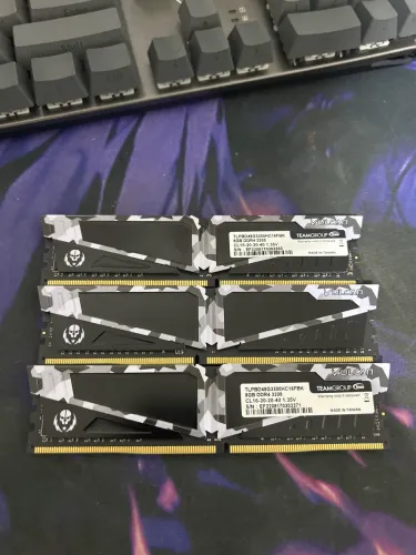 Memória RAM T-Force DDR4 3200MHz - 8gb