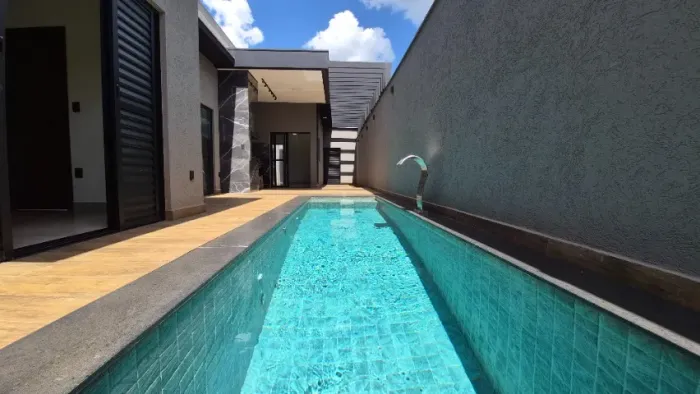 Casa Nova c/ Piscina + Suíte c/ Closet | 3 Dorm | Parque dos Lagos | 250m Terreno