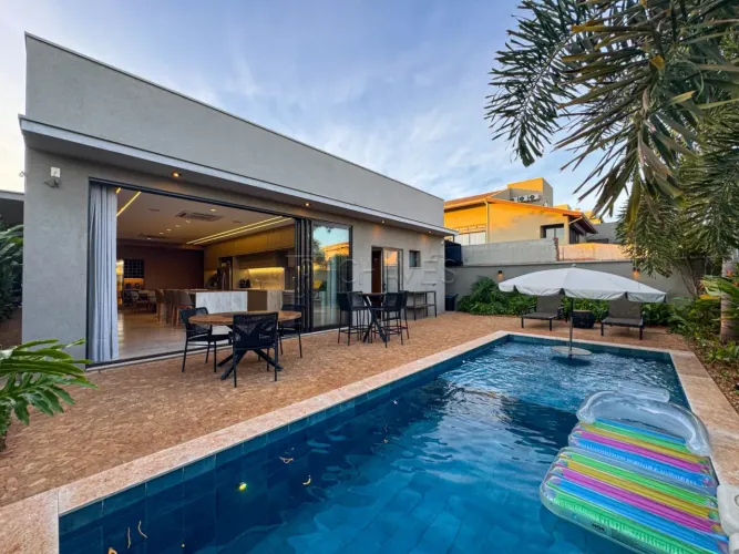 Casa térrea de 4 suítes à venda ou locação no condomínio Reserva Santa Luisa, 261m², Zona