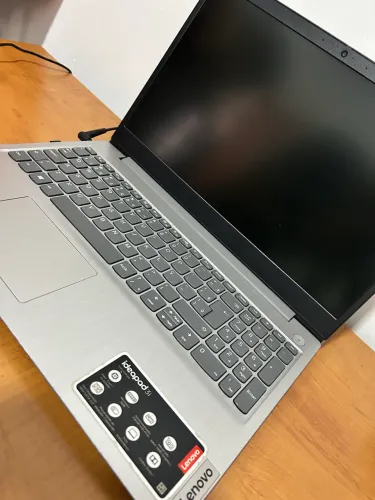 Notebook Lenovo Ideapad 3i - R$ 2.000