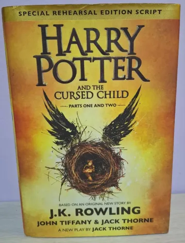 Harry Potter and the Cursed Child (Capa Dura / Inglês) - Original