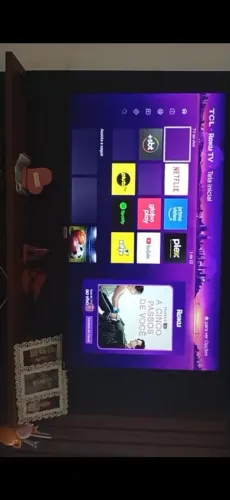 Tv 50 polegadas, marca TCL, possuem caixa.