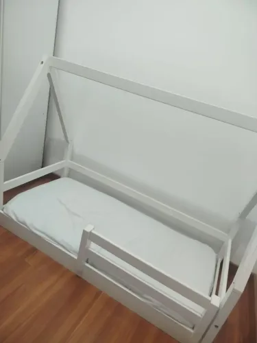 Cama Montessoriana com colchão usado