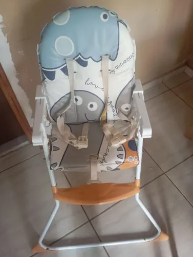 Cadeirinha de alimentação