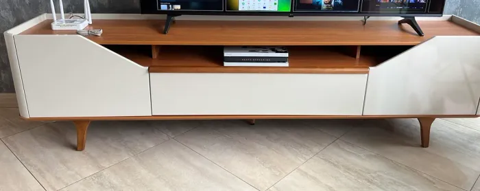 Rack para TV moderno - Madeira e Branco - Excelente estado