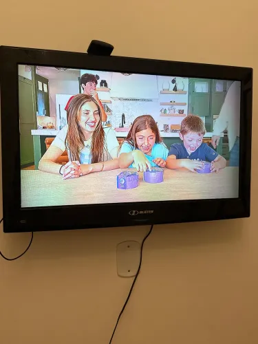 TV Buster 42? + Roku Incluso | Transformada em Smart TV