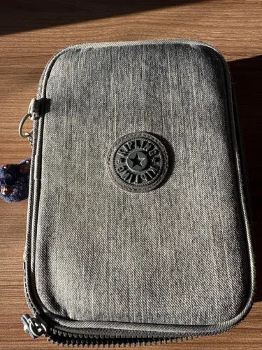 Estojo kipling pra sair hoje 