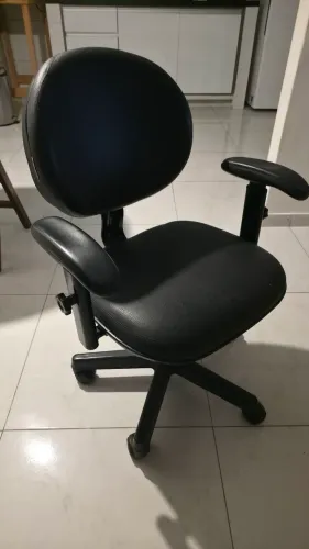 Cadeira de Escritório Ergonômica - Excelente Estado