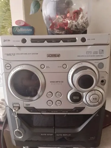 Micro System Philips FW M576 (LEIA O ANÚNCIO)
