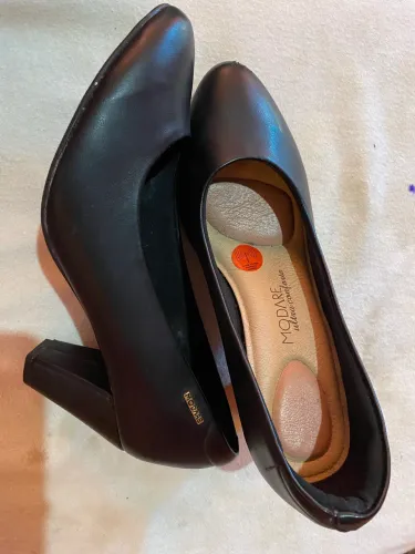 Vende-se sapato preto de salto bloco