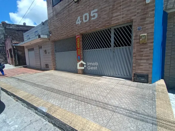 Vende se casa nas quintas