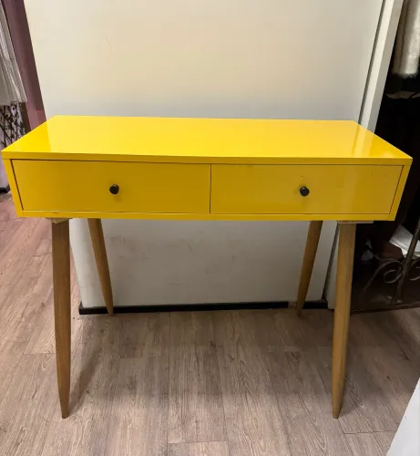 MESA RETANGULAR RETRÔ AMARELA
