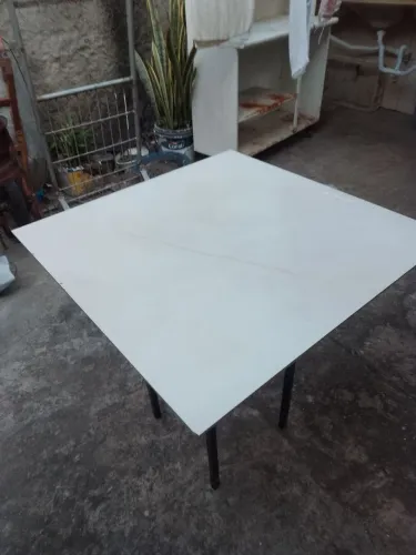 mesa de porcelanato