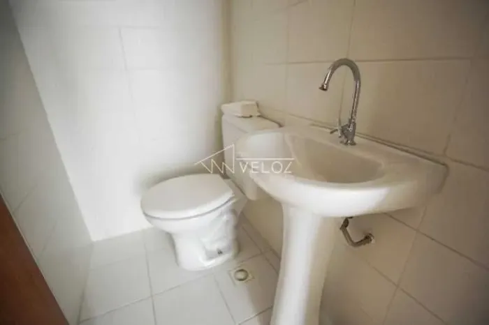 Sala - / Comercial / Catete