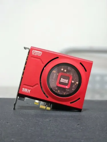 Placa de áudio gamer Creative SB 1500 para computador 