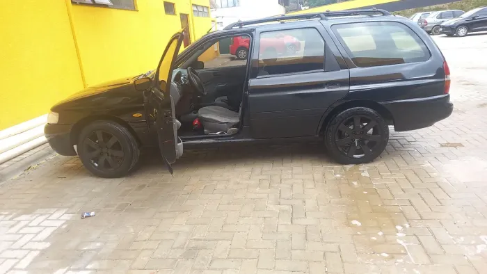 Ford Escort S.W GL 1.8i 16V 2000