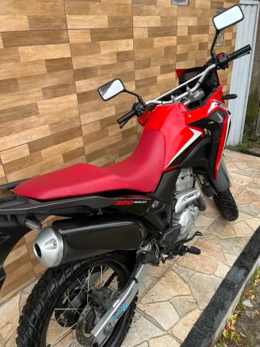 Xre 300 2023