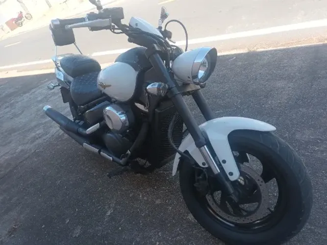 Suzuki boulevard M800