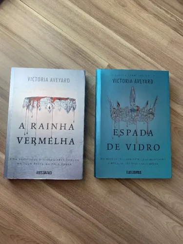 Kit livros ?Rainha Vermelha? e ?Espada de vidro?