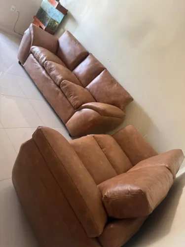 Sofá de couro