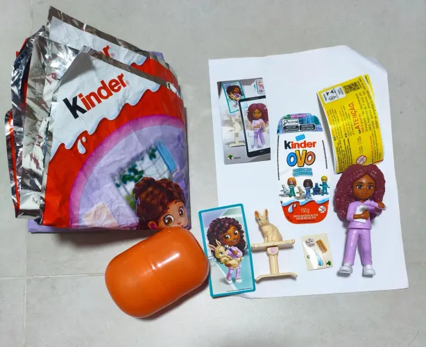 Boneca Veterinária Kinder Ovo Coelho 