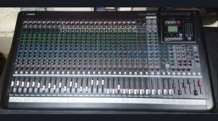 MESA Yamaha MGP32X 32 canais
