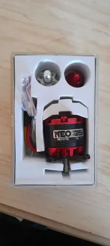 Motor brushless NEO 25 780kv 460w