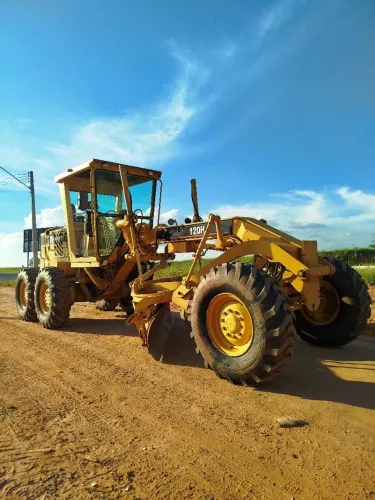 Motoniveladora CAT 120H ano 1998