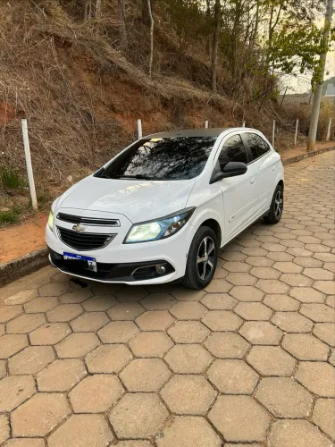 Chevrolet Onix Hatch LT 1.4 8V Flex Power Mec. 4P 2014