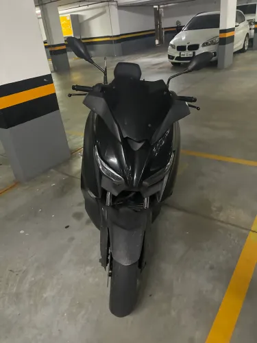 Vendo Xmax impecável