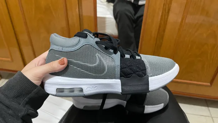 tenis lebron witness VIII 8 - tam 39,5