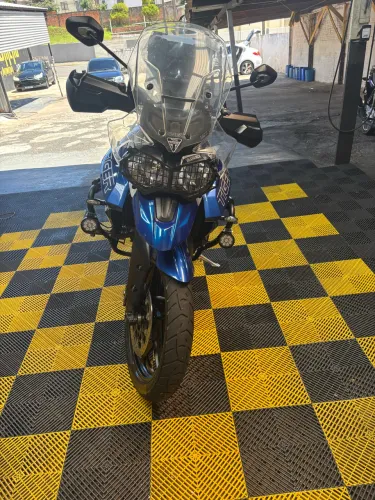 Oportunidade para aventuras Tiger 800
