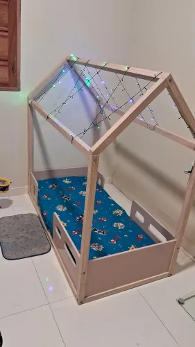 Cama montessoriana infantil